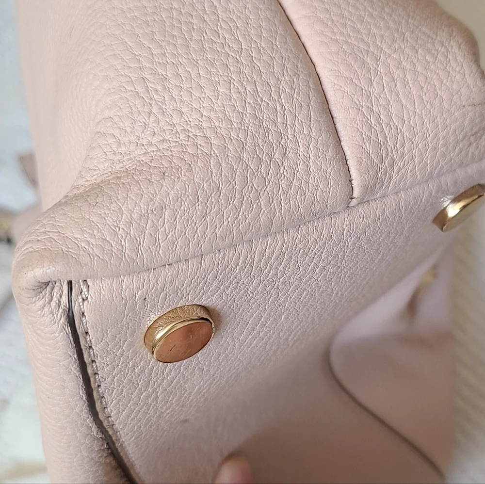 Michael Kors Evie large pebbled leather hobo shoulder bag in a soft pink - Picture 9 of 12